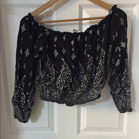 True Destiny Black and White Smocked Crop Blouse - Picture 2 of 3